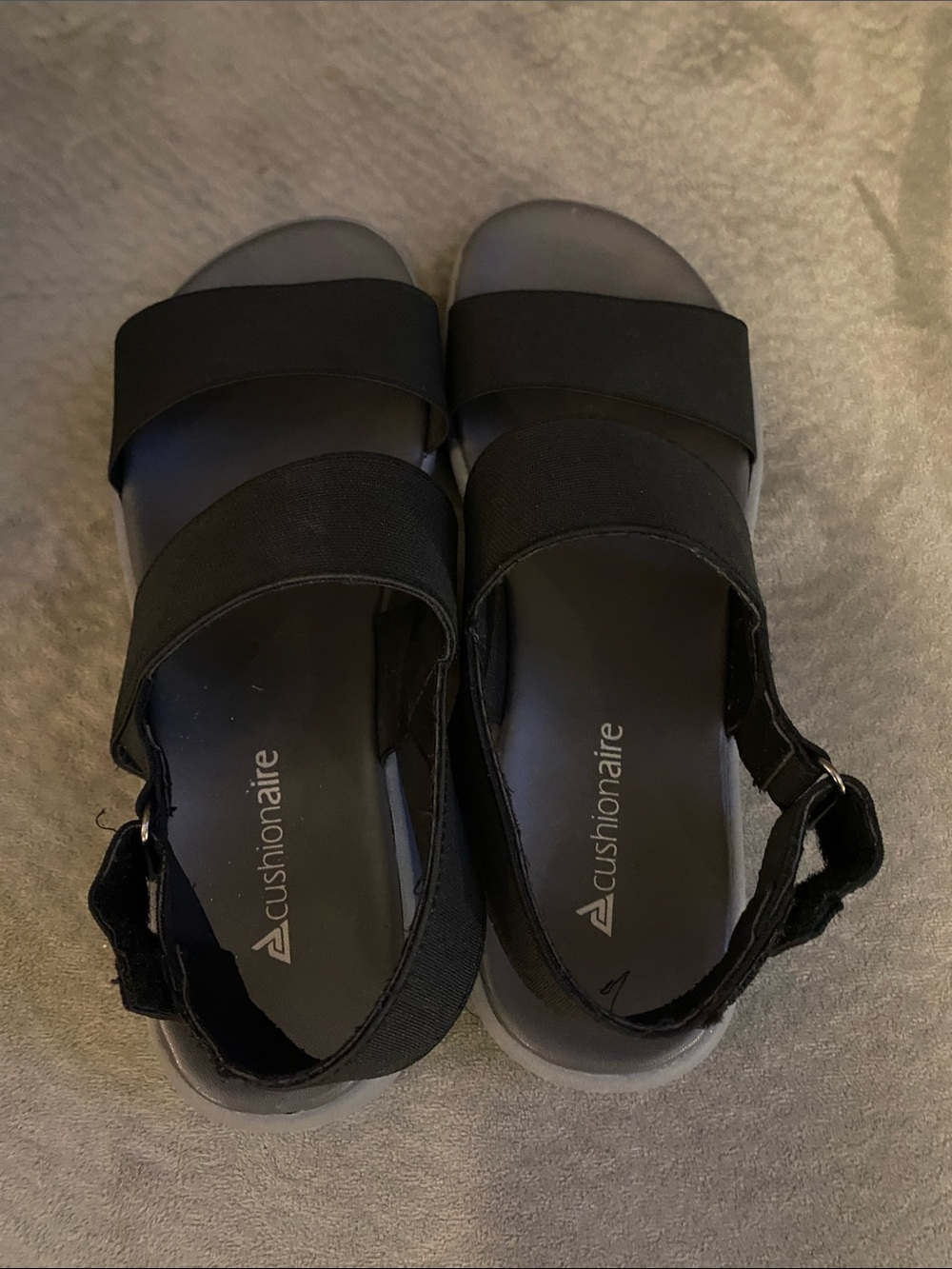 Cushionaire Women’s Black Dual-Strap Elastic Sandals